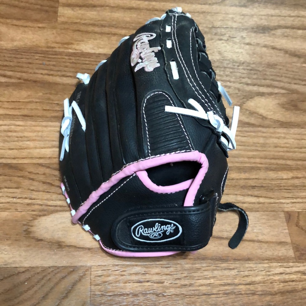Rawlings Girls Softball Glove Size 11-1/2 Inch WFP115 Black And Pink